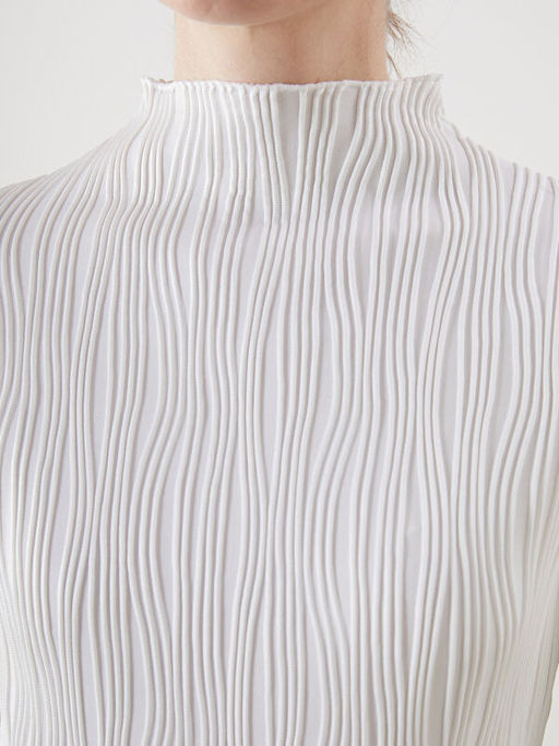 Dik Yaka Dokulu Kad?n Body