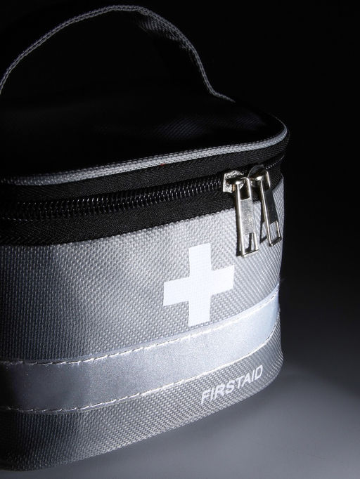 Косметичка-аптечка на молнии, на подкладке, с ручкой, с принтом, серая