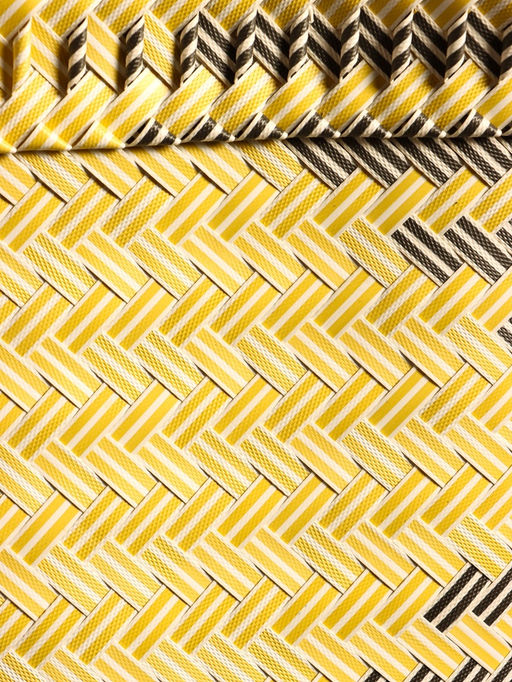 Сумка плетёная, 30×15×35 см, пластик, бежевая с чёрно-белыми вставками