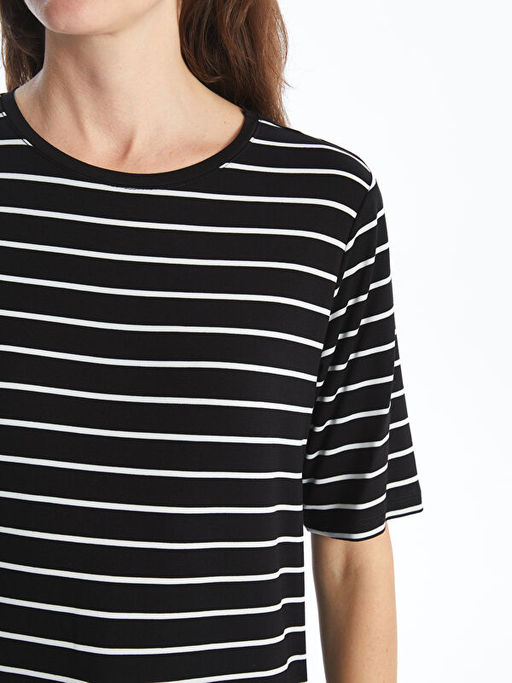 Bisiklet Yaka ?izgili K?sa Kollu Kad?n Ti??rt