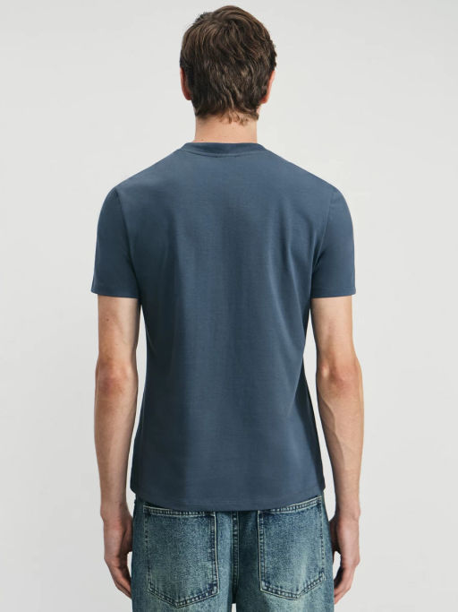 Базовая футболка slim fit / Zarina