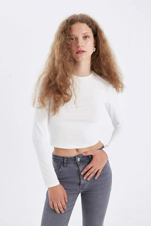 Женская белая базовая однотонная футболка с круглым вырезом и длинными рукавами - Defacto фото 3