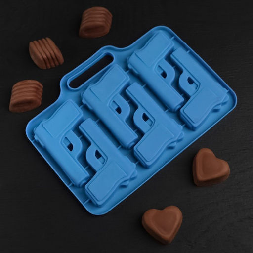 Форма для шоколада Доляна «Пистолет», силикон, 18.7×13.4 см, 6 ячеек (7.5×5.1 см), цвет голубой