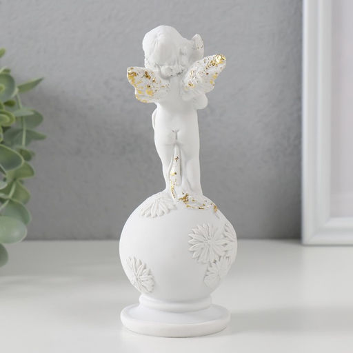Фигурка полистоун Белоснежный ангел на шаре с цветами, с золотом, 16?6?6 см
