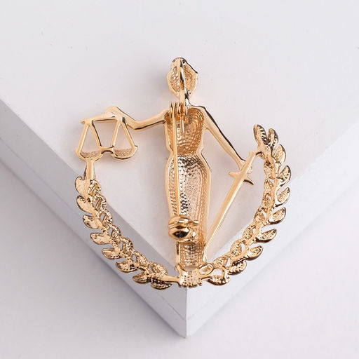 Брошь «Фемида» богиня правосудия, цвет золото