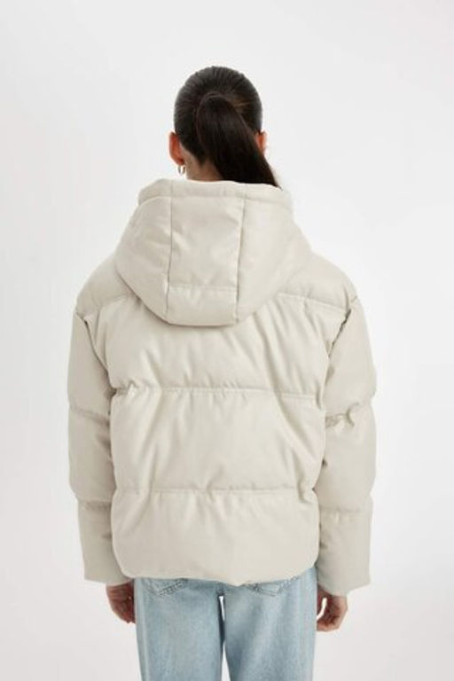 Водоотталкивающее пальто обычного кроя из искусственной кожи с капюшоном и флисовыми внутренними карманами на молнии - Defacto фото 8