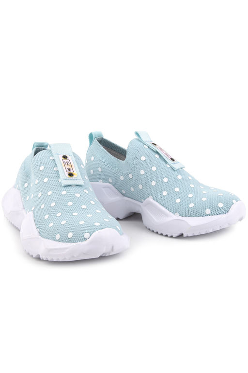 Кроссовки для активного отдыха