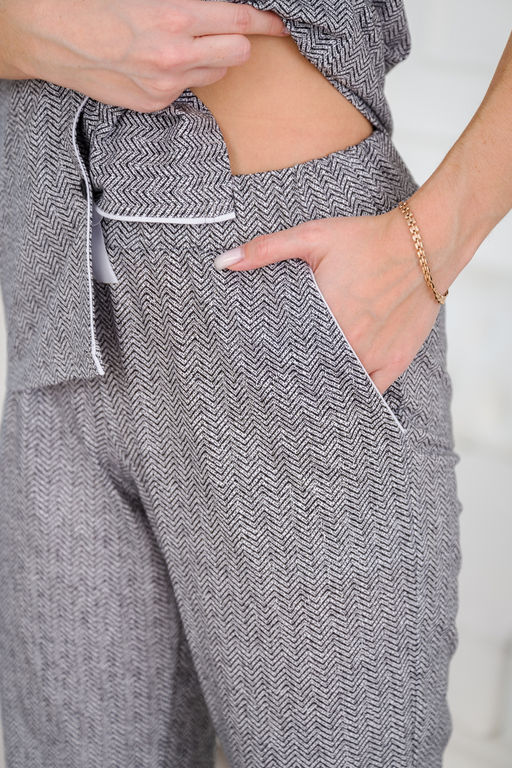 Костюм женский из жакета с коротким рукавом и брюк из кулирки Рейчел серый - Амадэль фото 12