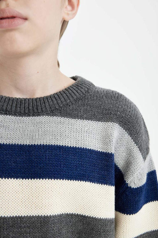 Трикотажный свитер стандартного кроя с круглым вырезом для мальчика с цветными блоками - Defacto фото 5