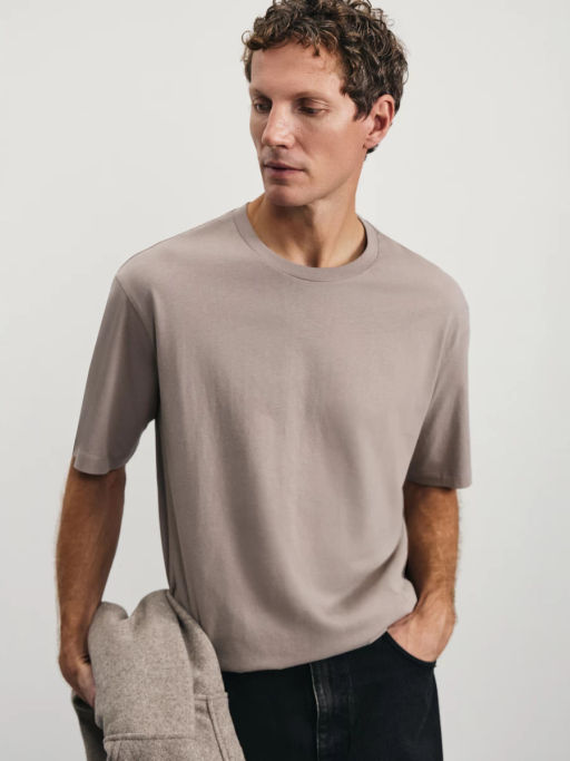 Базовая футболка regular fit / Zarina