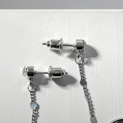 Серьги висячие со стразами Чувства кольца, белые в серебре, 5.5 см - Qf фото 3