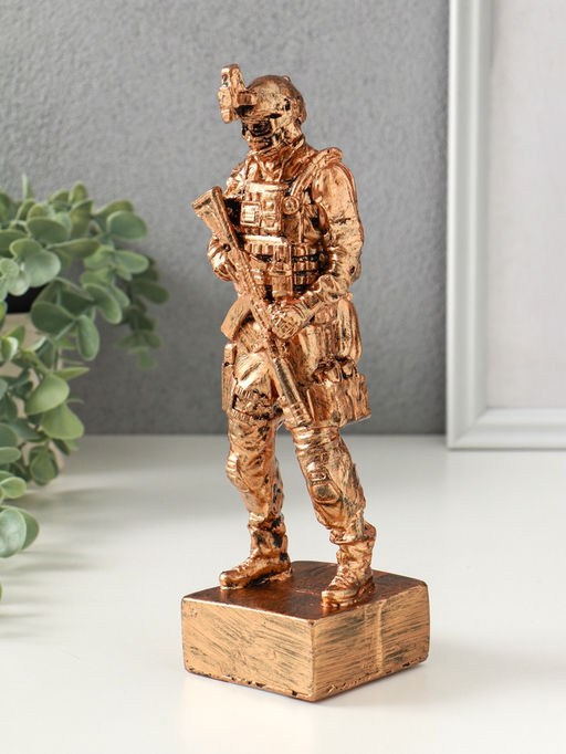 Фигура солдат «Воин СВО», 24×7×7 см, под золото