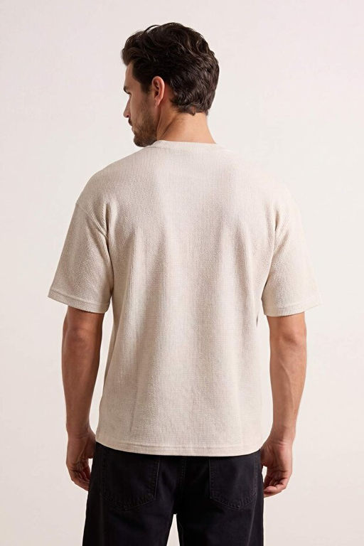 Ta_ Oversize/Geni_ Kesim Dokulu T-Shirt TMNSS26TS00017 - Trendyolmilla фото 2