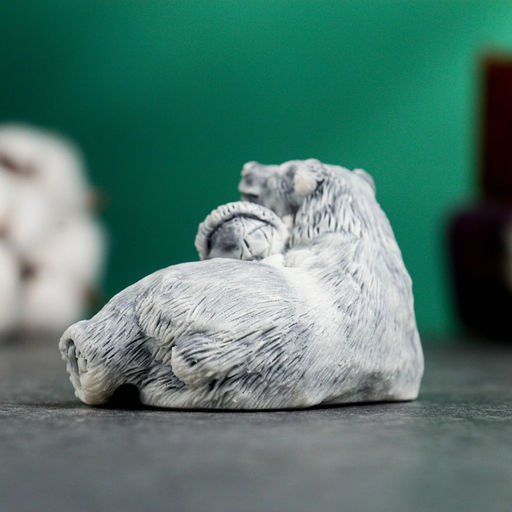 Фигурка «Девочка с медведем», 4 см