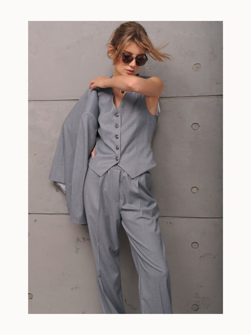 Жилет и брюки