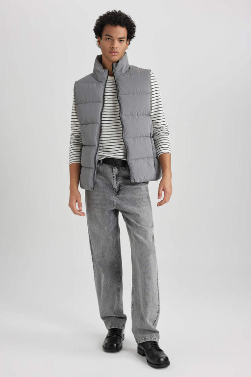 Жилет-пуховик Slim Fit с воротником-стойкой и подкладкой - Defacto фото 2