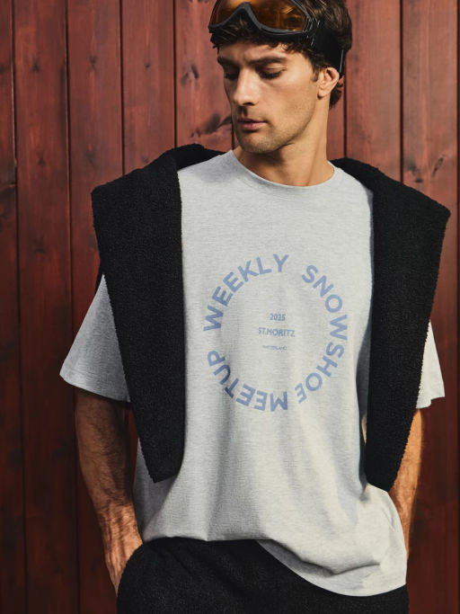 Футболка relax fit с принтом на груди / Zarina