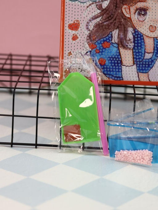 Алмазная мозаика на подрамнике Draw Me! Upset girl, (20*20 см)