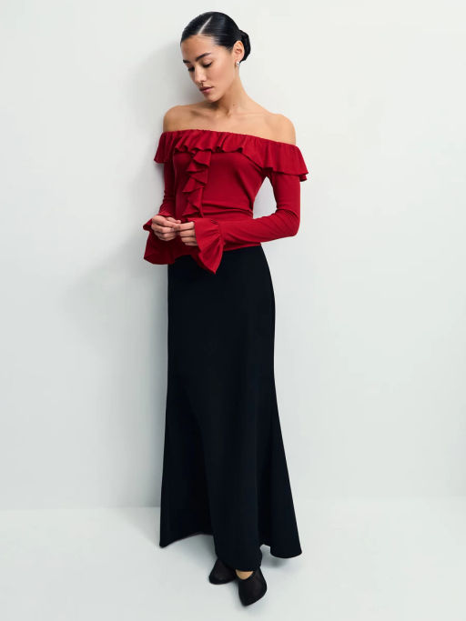 Приталенный лонгслив с рюшами / Zarina