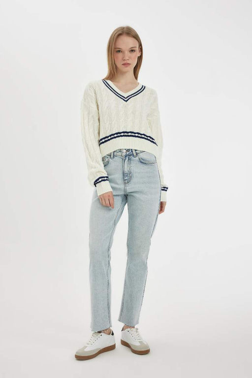 Женский крутой вязаный свитер обычного кроя с v-образным вырезом и плетеной полоской - Defacto фото 5