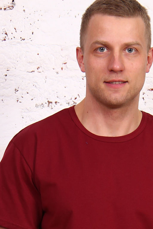 1113 Футболка мужская однотонная