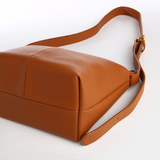 Сумка женская кросс-боди на молнии, 22×13×19 см, коричневая