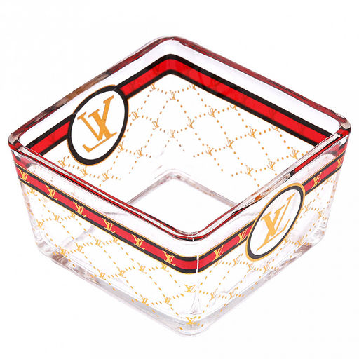 Менажница стеклянная 3-х секционная, 1 секция - 250мл 8,8х8,8х5,5см, прозрачное стекло с деколью, металлическая подставка с ручками, на ножках 28х10х5,2см, цвет - золото, в цветной коробке (Китай) КОРОБКА С НЕЗНАЧИТЕЛЬНЫМИ ЗАЛОМАМИ.