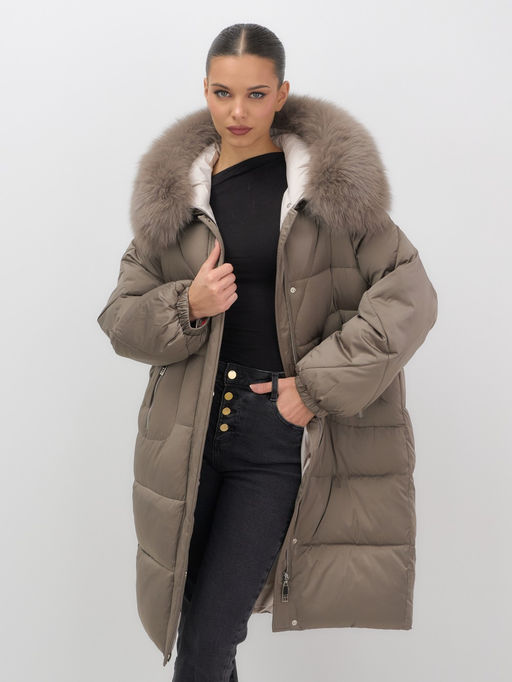 Пальто зимнее утепленное с мехом и капюшоном тренд коричневого цвета 7629K - Visdeer фото 9