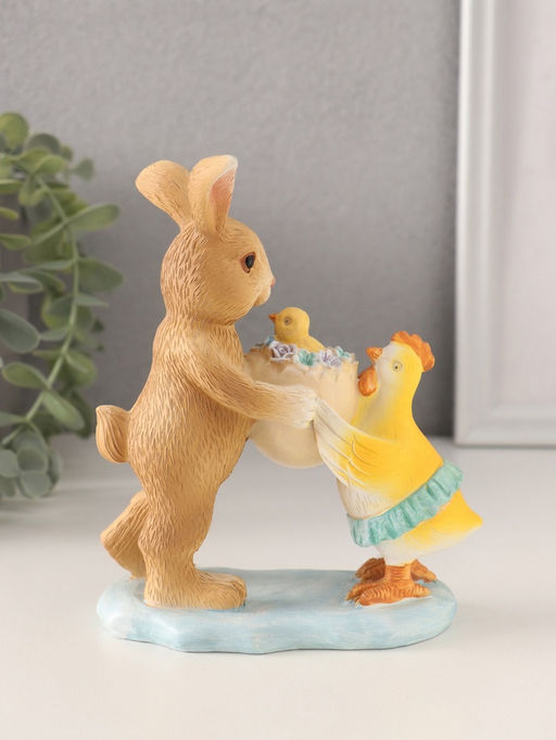 Фигурка полистоун Зайчик и курочка с цыплёнком в скорлупе, 12?6?14 см