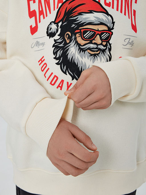 Свитшот для мальчиков молочный с надписью Santas watching - Mark formelle фото 6