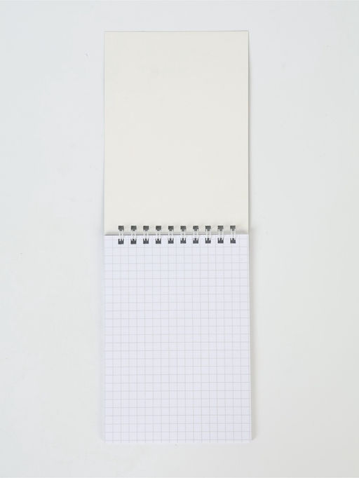 Цена за 8 ш. Блокнот А6, 40 л. мягкая обложка, на гребне Счастье в тебе МИКС