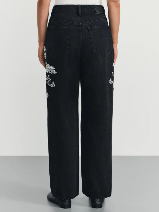 Джинсы straight с декоративной вышевкой / Zarina