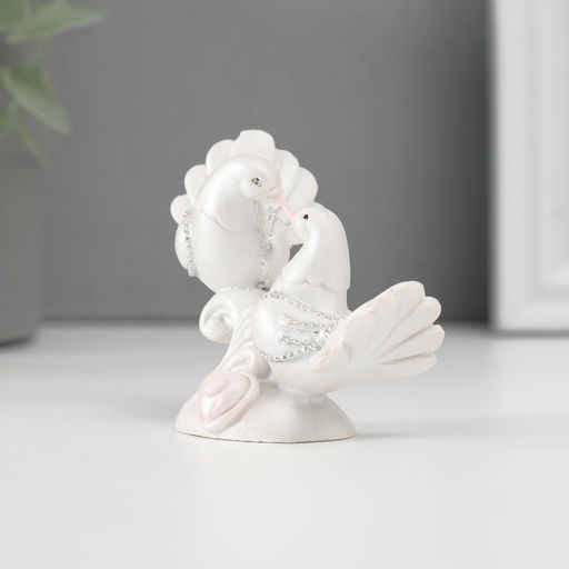 Фигурка полистоун Два голубя, на подставке, 6.3?5.5?2.5 см, МИКС