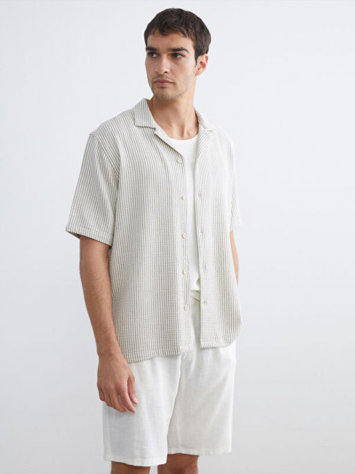 Regular Fit Resort Yaka K?sa Kollu ?izgili Erkek G?mlek