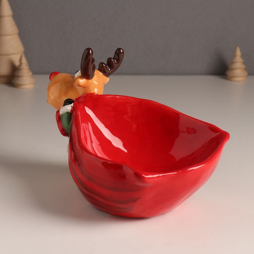 Фигурка-подставка для мелочей керамика Лось в зелёной шубе с большим красным мешком, 12.5?19.1?13.1 см