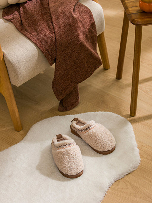 Nak?? Detayl? Kad?n Ev Terli?i