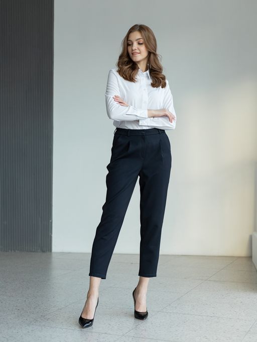 Укороченные брюки чуть зауженного книзу. Высокая посадка - Трика фото 2