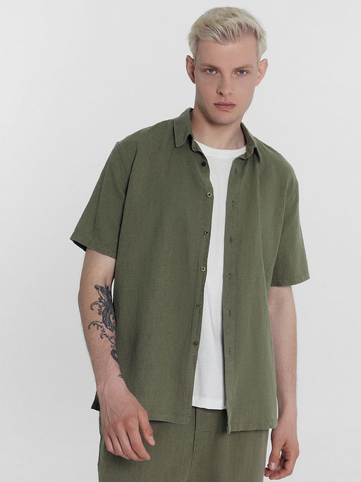 Рубашка мужская оливково-зеленая из хлопка и льна
