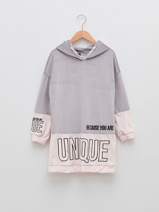 Kap??onlu Bask?l? Uzun Kollu Kadife K?z ?ocuk Elbise