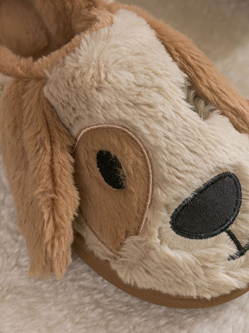 K?pek Fig?rl? Pel?? Kad?n Ev Terli?i