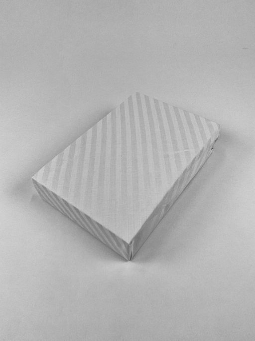 Простыня на резинке Страйп Сатин Белая (резинка по кругу) 200х200х20