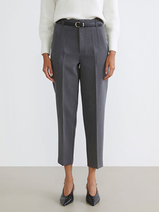 Beli Kemerli Dar Fit Kad?n Pileli Pantolon