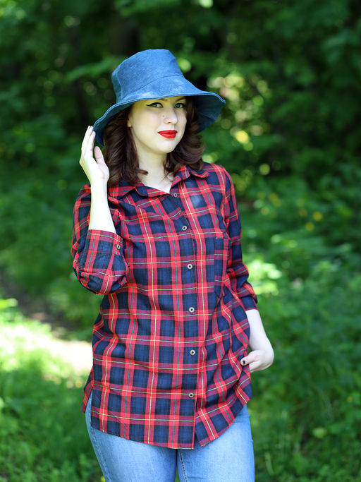 Рубашка в красную клетку женская