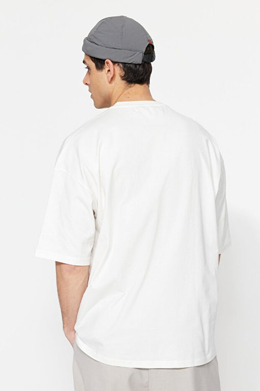 Ekru Oversize/Geni_ Kesim K_sa Kol Minimal Nak__ __lemeli Cepli T-shirt TMNSS23TS00100 - Trendyolmilla фото 2