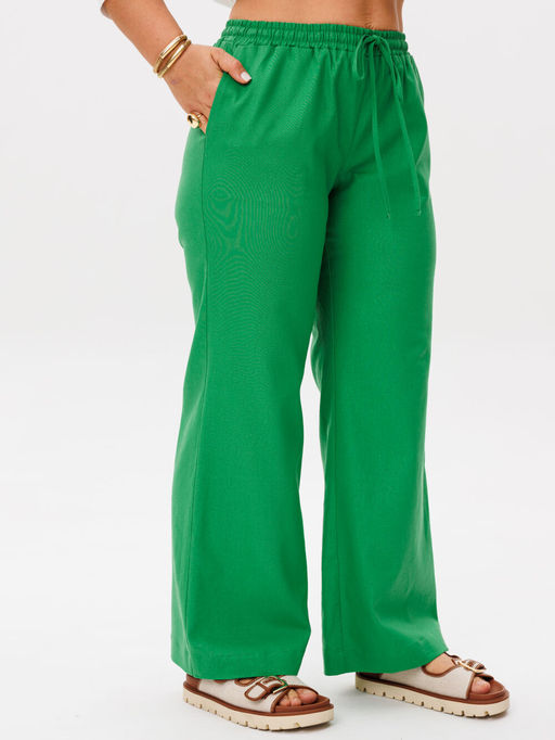 Костюм BRELA 2414 белый+зеленый