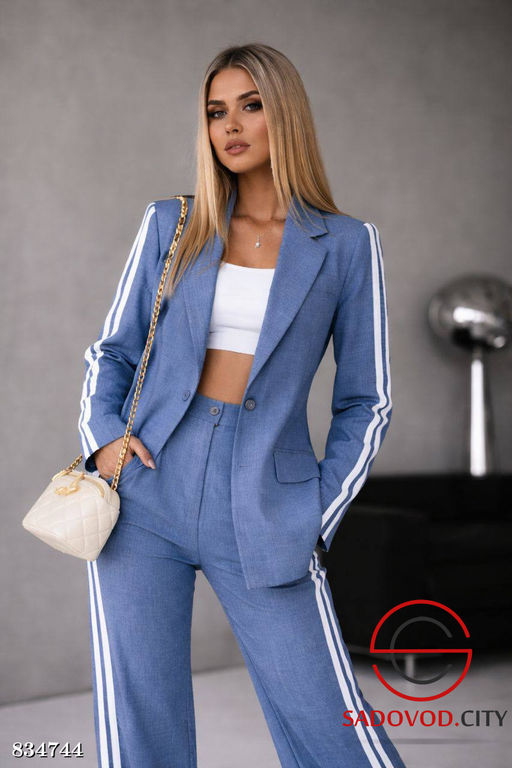 Костюм женский (пиджак и штаны)