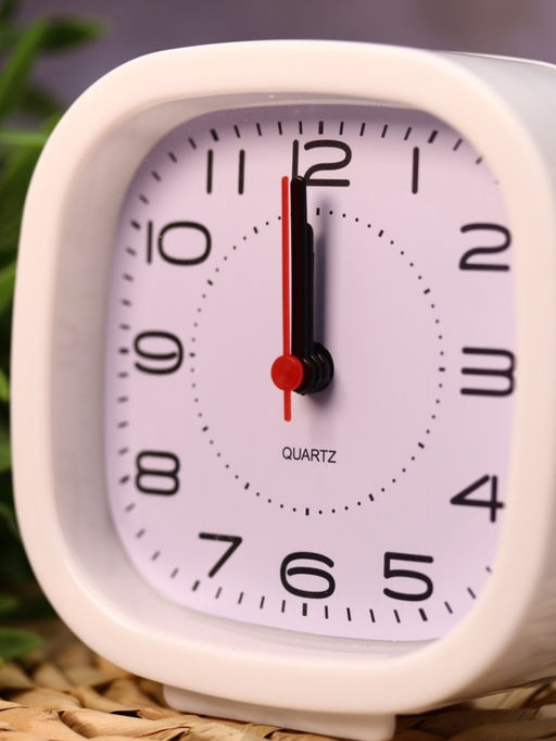 Часы-будильник TimeTrek, white (11х10,5 см)