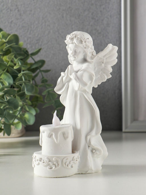 Сувенир полистоун свет "Белоснежная девушка-ангел с тортом" 7,6х8,5х16,3 см