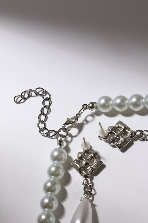 Набор 2 предмета: серьги, колье Антуанетта гранж, цвет белый в серебре, 40 см