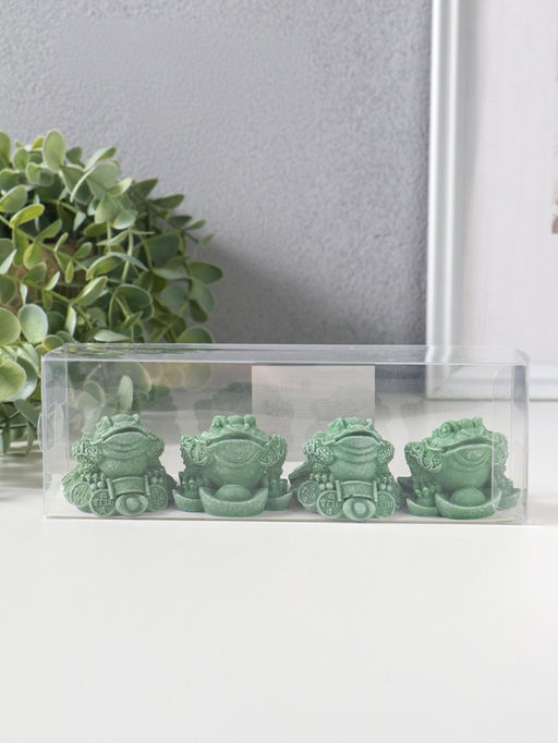 Сувенир полистоун "Денежная жаба на монетах со слитком" набор 4 шт зелёный 5х4,3х4 см